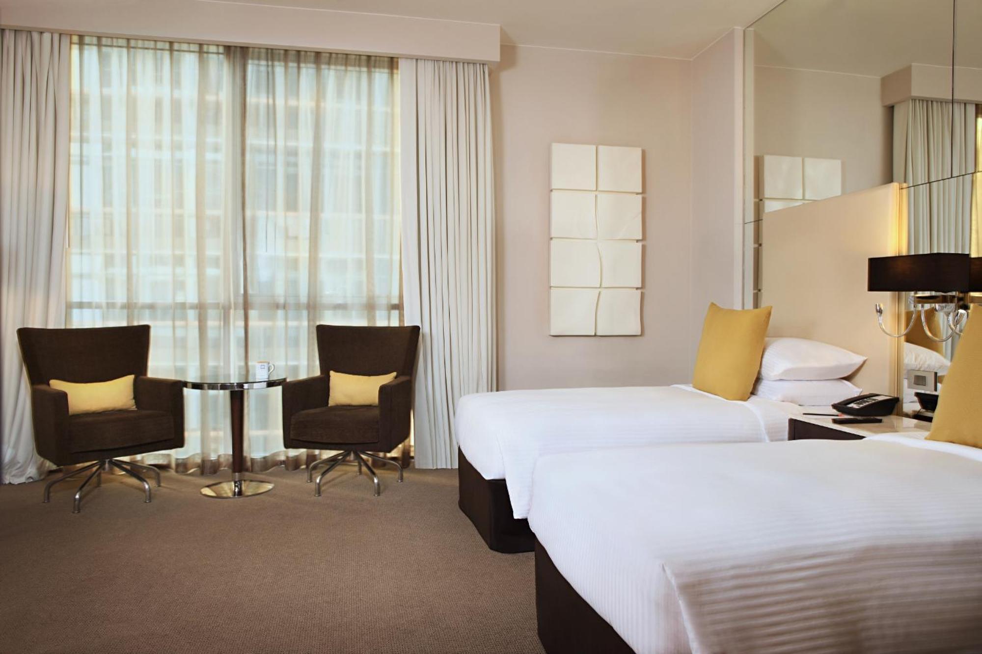 होटल Centro Al Manhal By Rotana