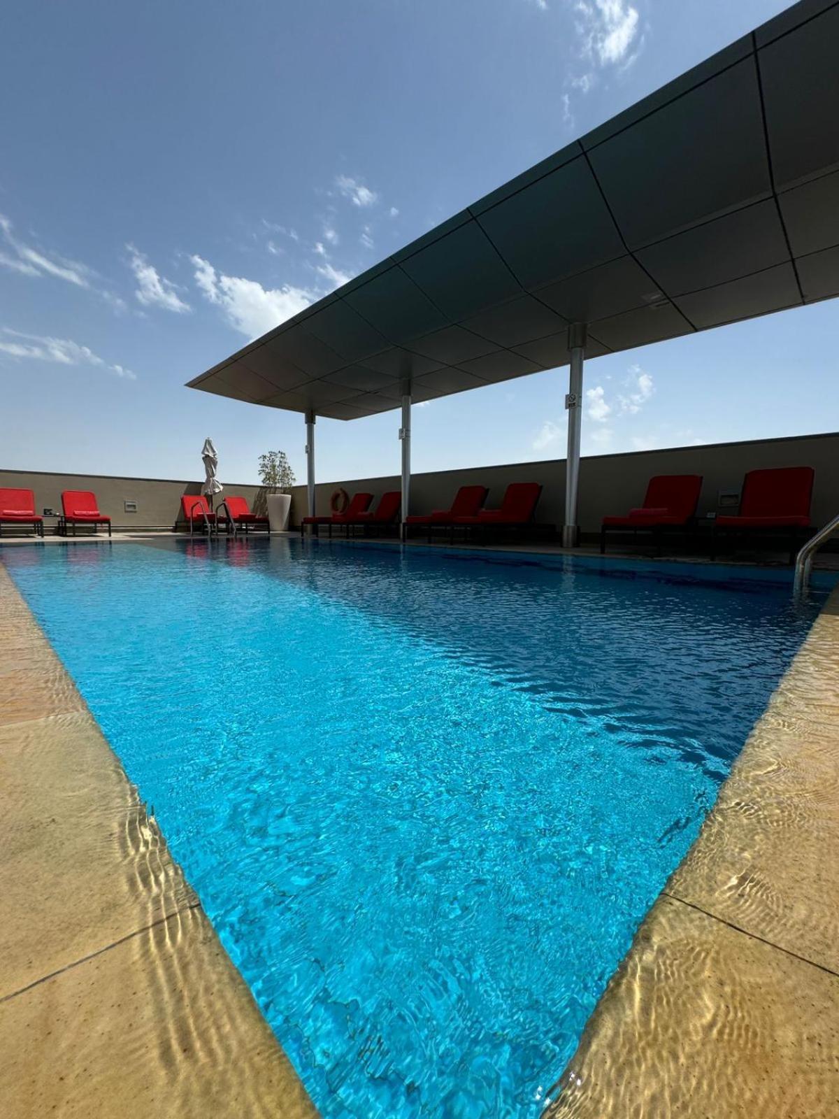 होटल Centro Al Manhal By Rotana