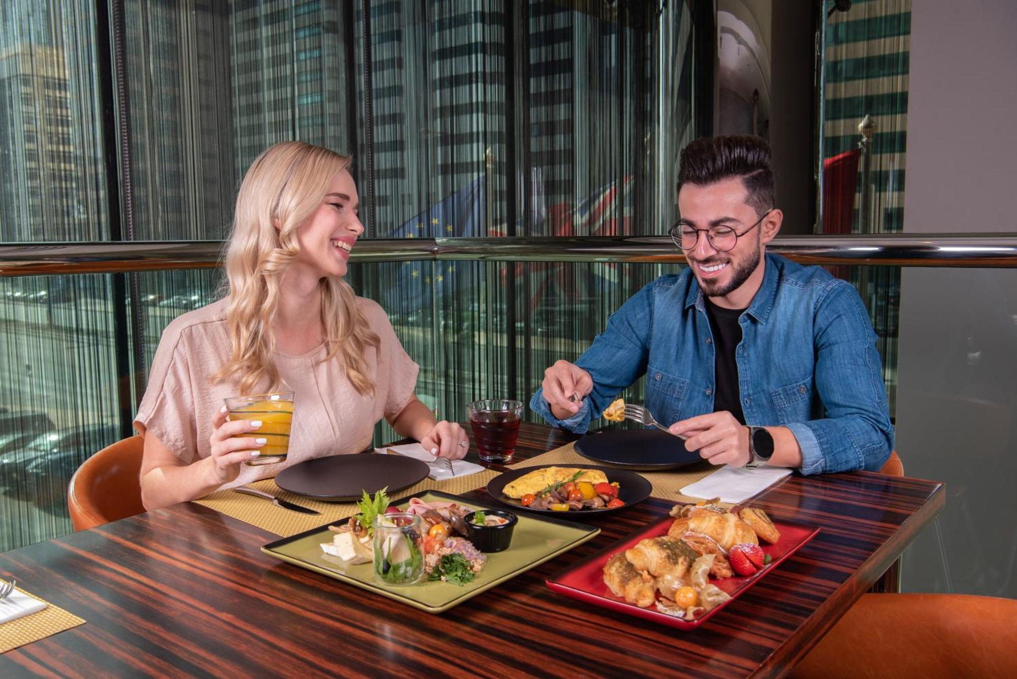 Hotel Centro Al Manhal By Rotana 3*